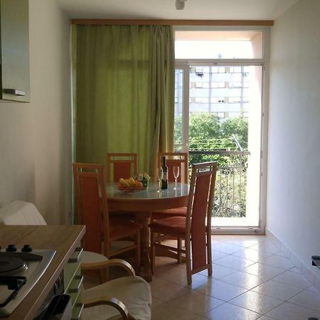 Two Bedroom Apartment Near Beach And Center Split Exterior photo